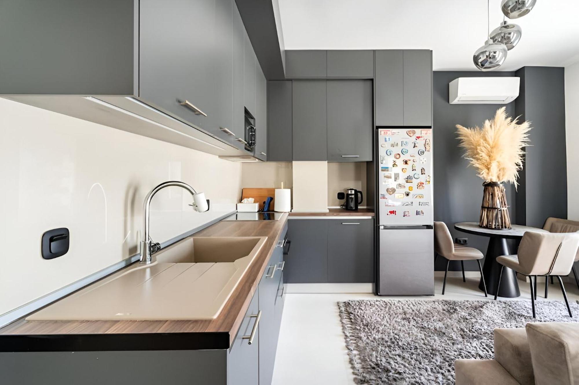 Elegant, Modern & Spacious Apartment In Thessaloniki With Balcony 외부 사진