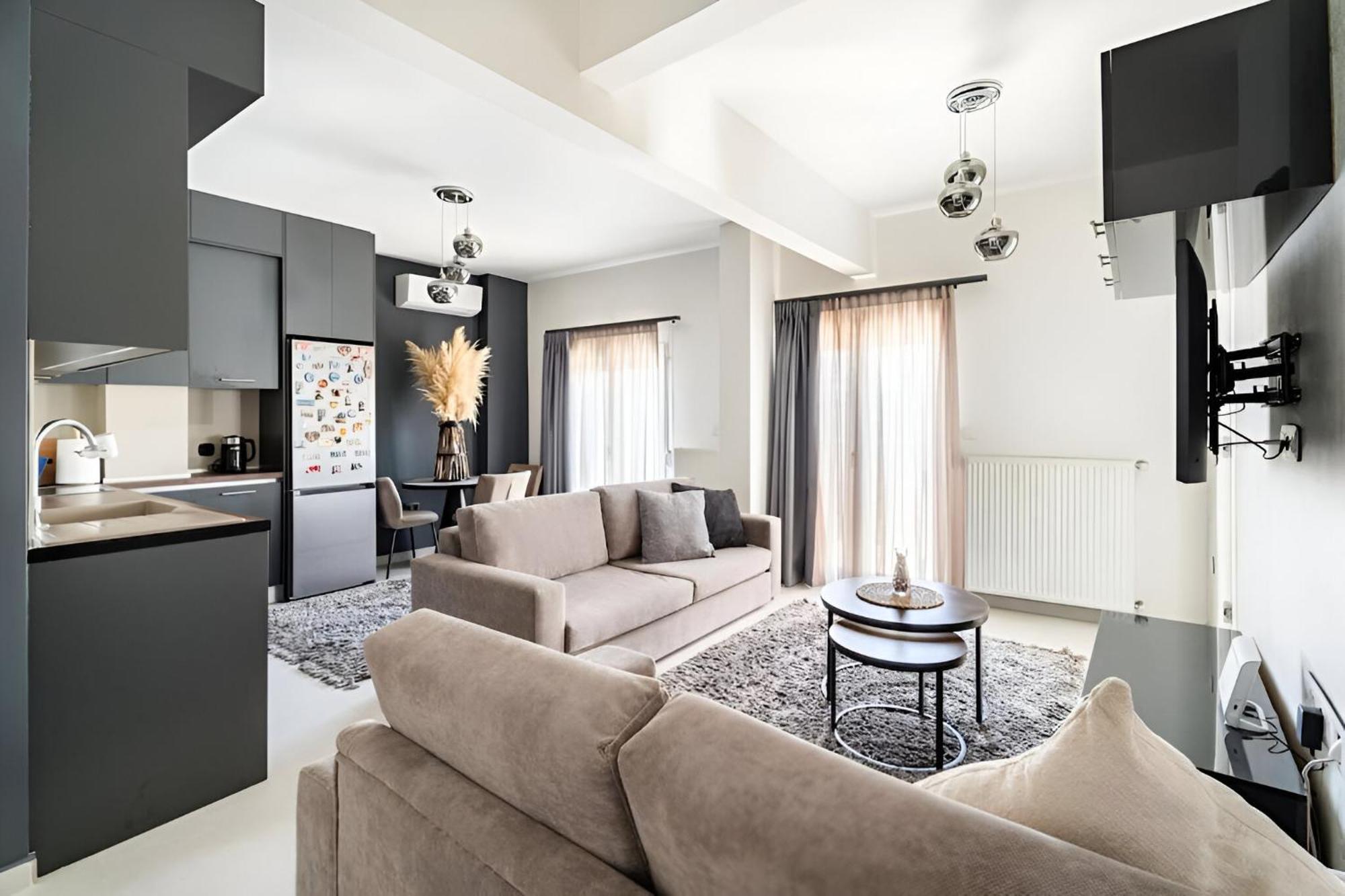 Elegant, Modern & Spacious Apartment In Thessaloniki With Balcony 외부 사진
